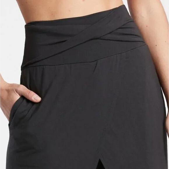 Athleta Release Pants - Black - XS - Style # 657532 - Picture 3 of 11